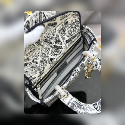 Anum Bags Detail