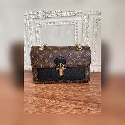 Anum Bags Detail