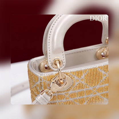Anum Bags Detail