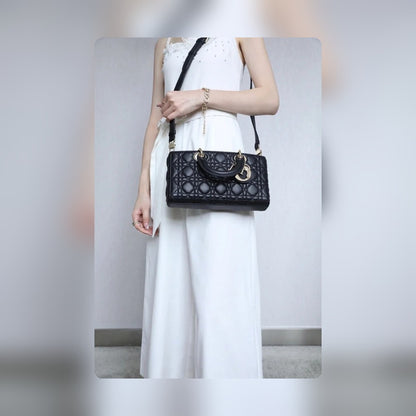 Anum Bags Detail
