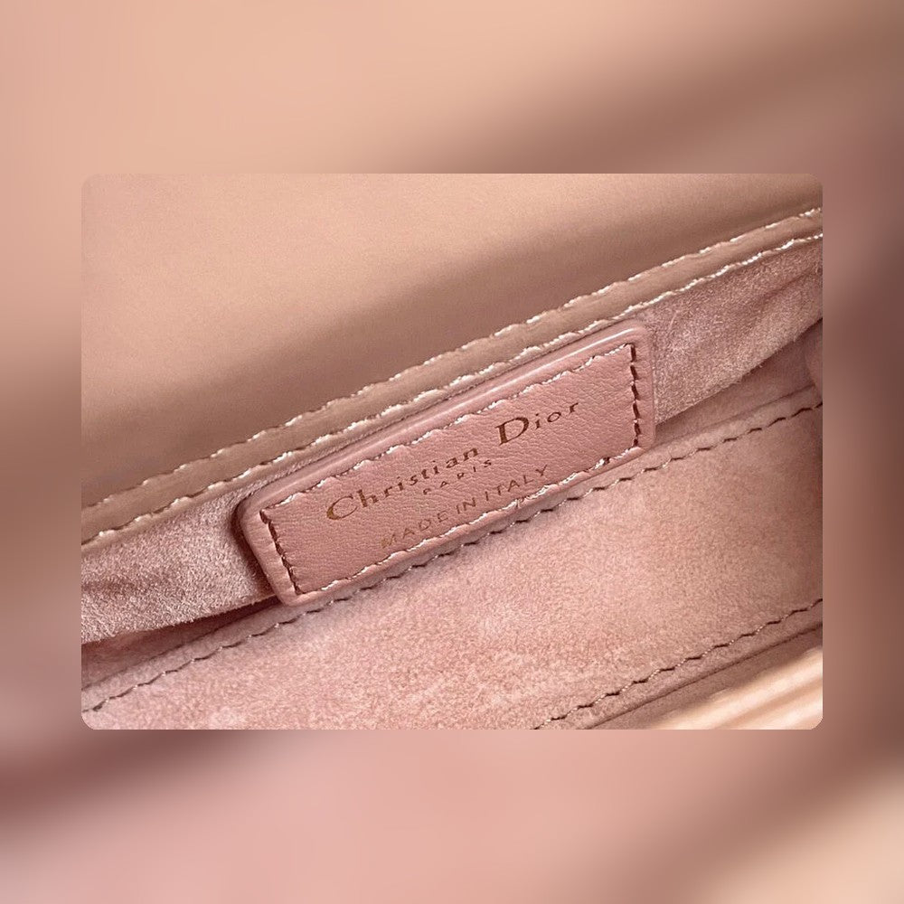 Anum Bags Detail