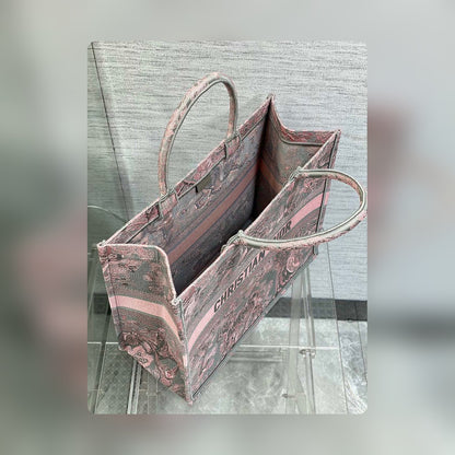 Anum Bags Detail