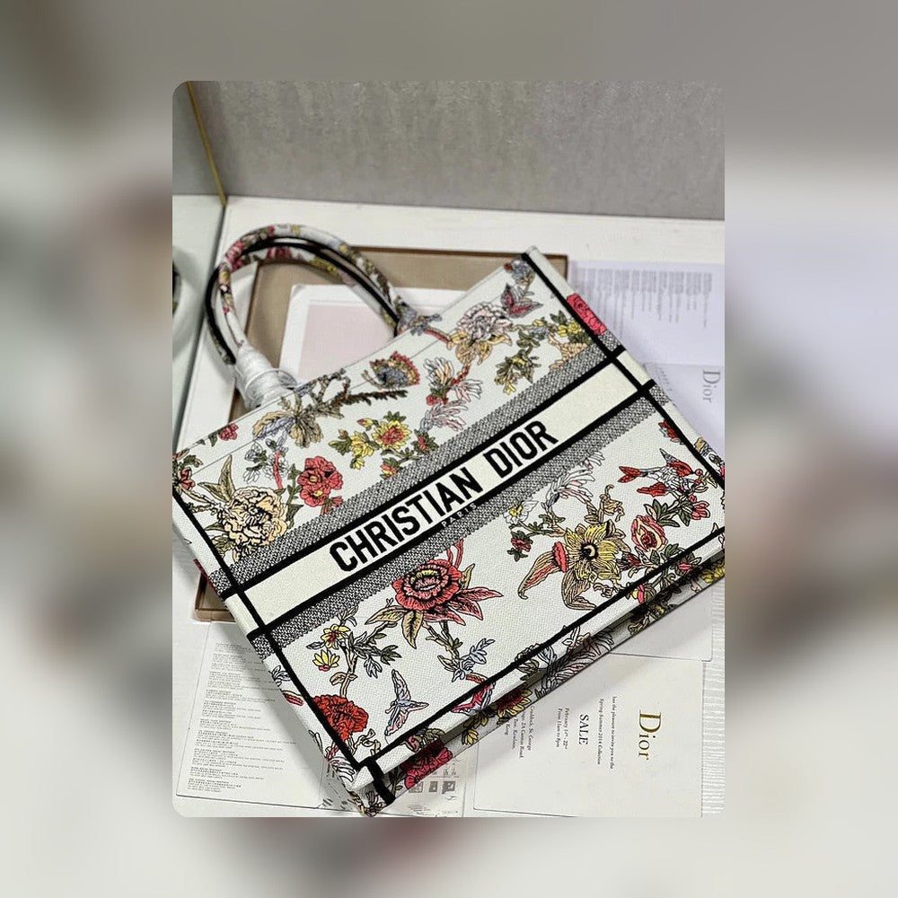 Anum Bags Detail
