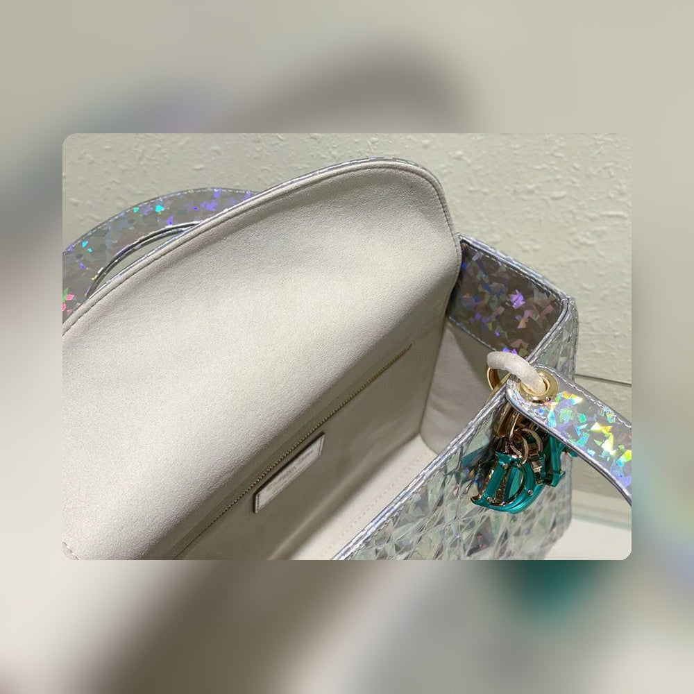 Anum Bags Detail