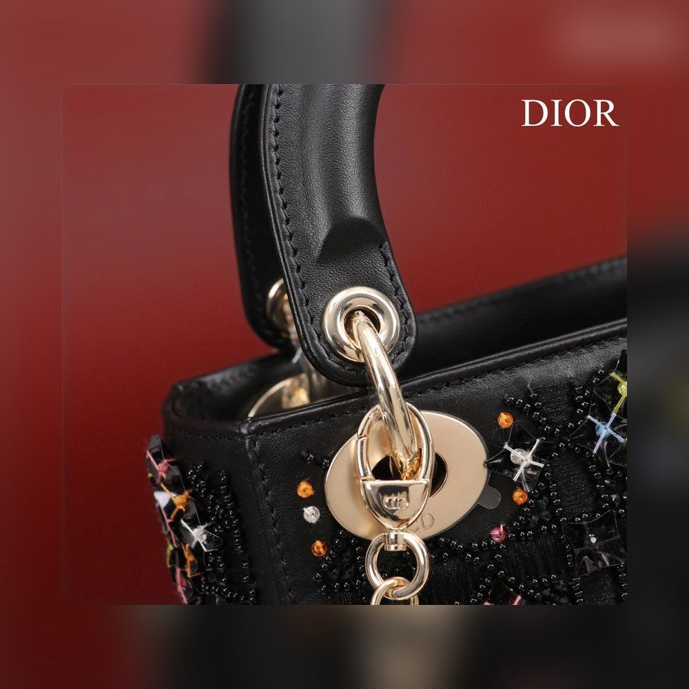 Anum Bags Detail