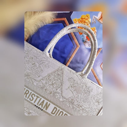 Anum Bags Detail