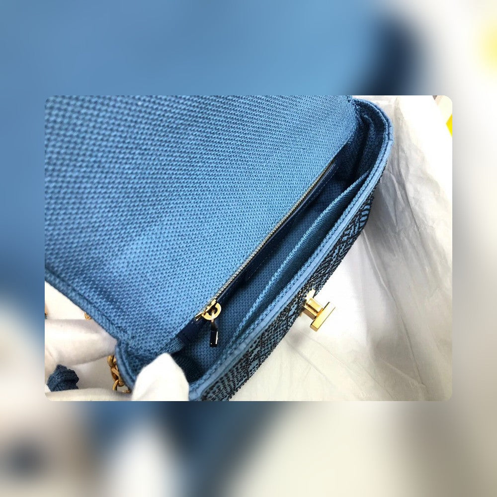 Anum Bags Detail