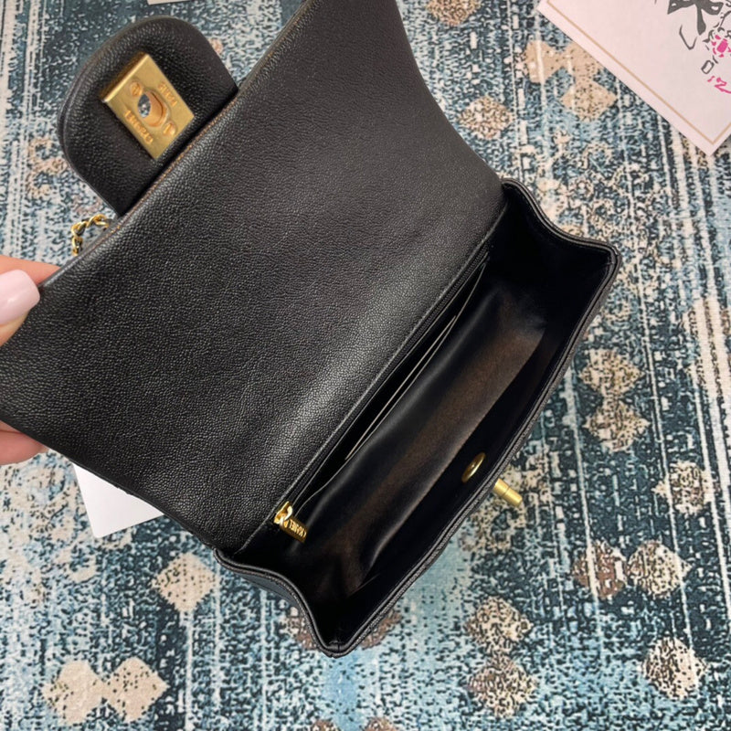 Anum Bags Detail