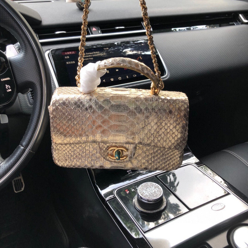 Anum Bags Detail