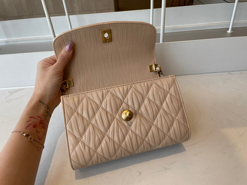 Anum Bags Detail