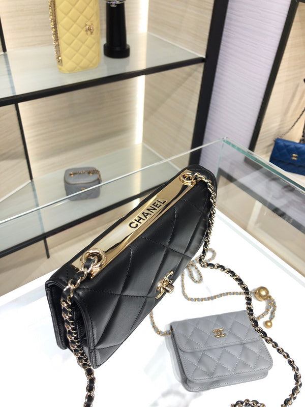 Anum Bags Detail