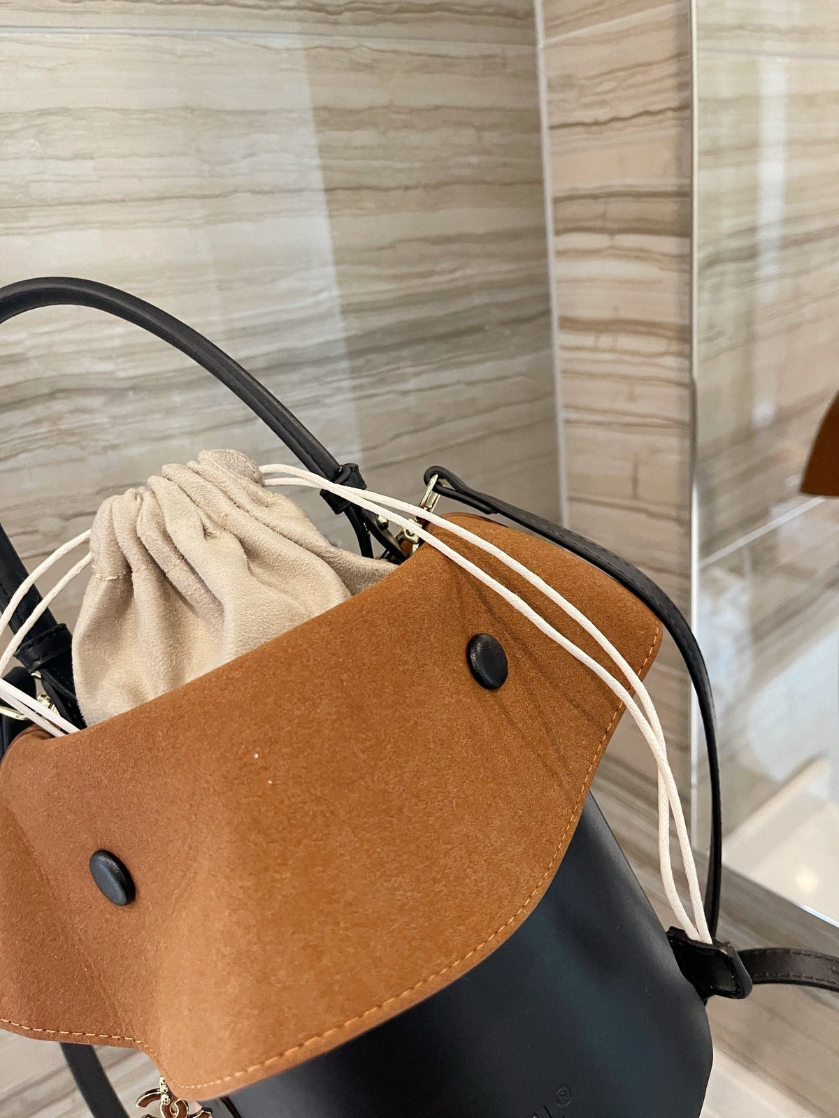 Anum Bags Detail