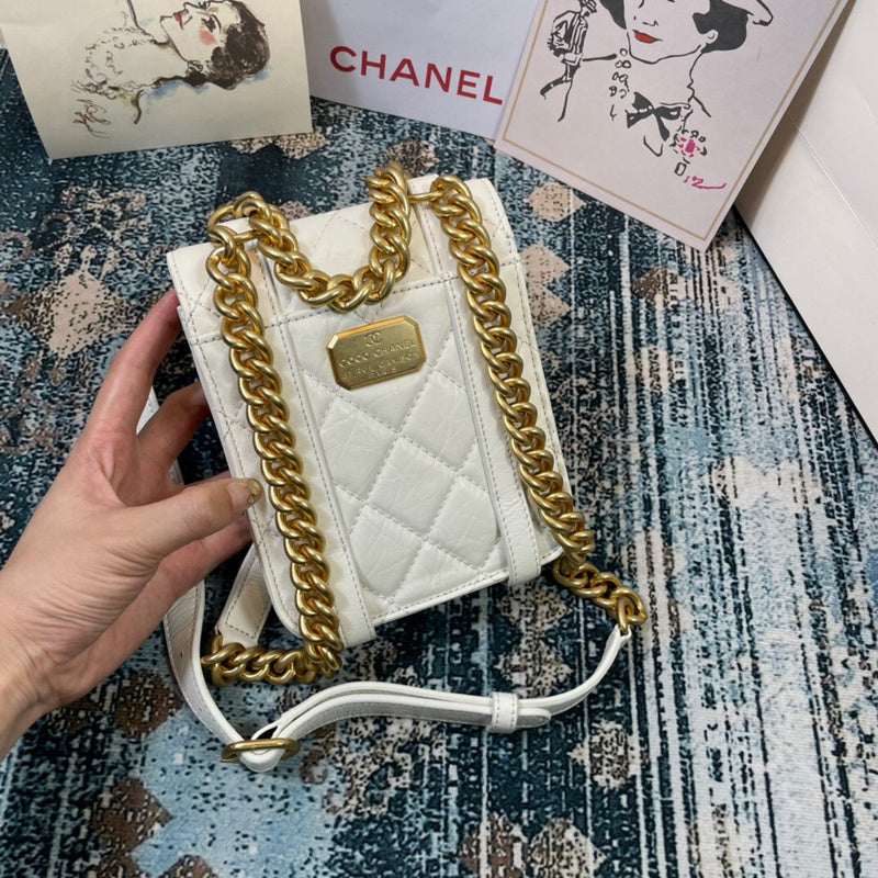 Anum Bags Detail