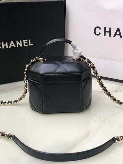 Anum Bags Detail