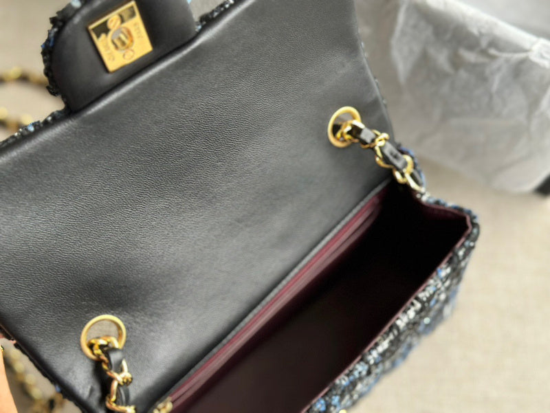 Anum Bags Detail