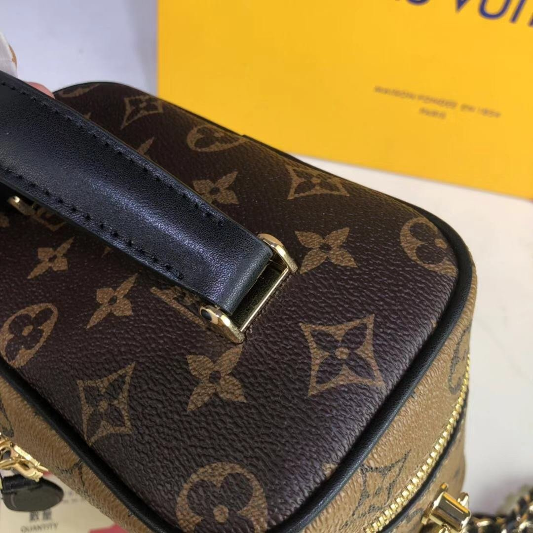 Anum Bags Detail