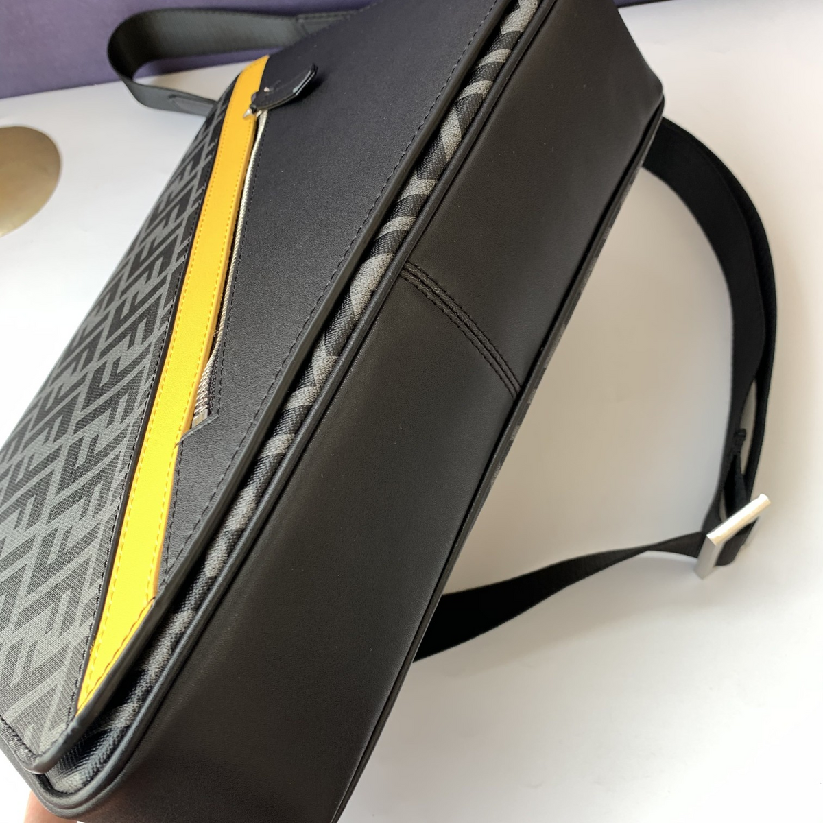 Anum Bags Detail
