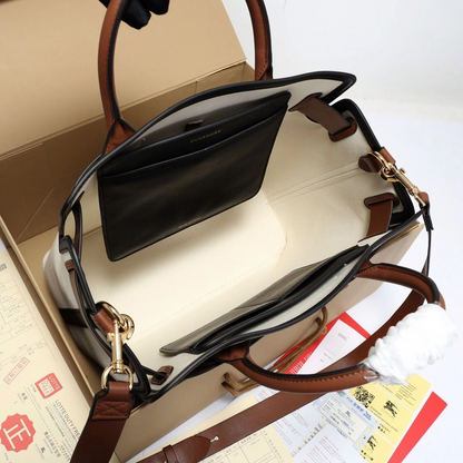 Anum Bags Detail