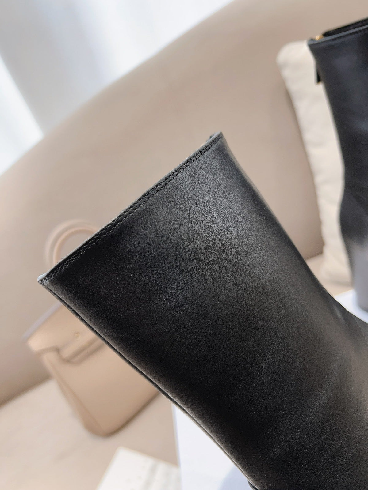 DD D RISE ANKLE BOOTS BLACK
