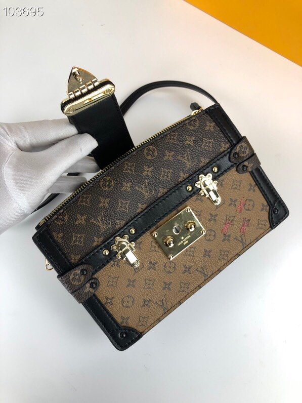 Anum Bags Detail