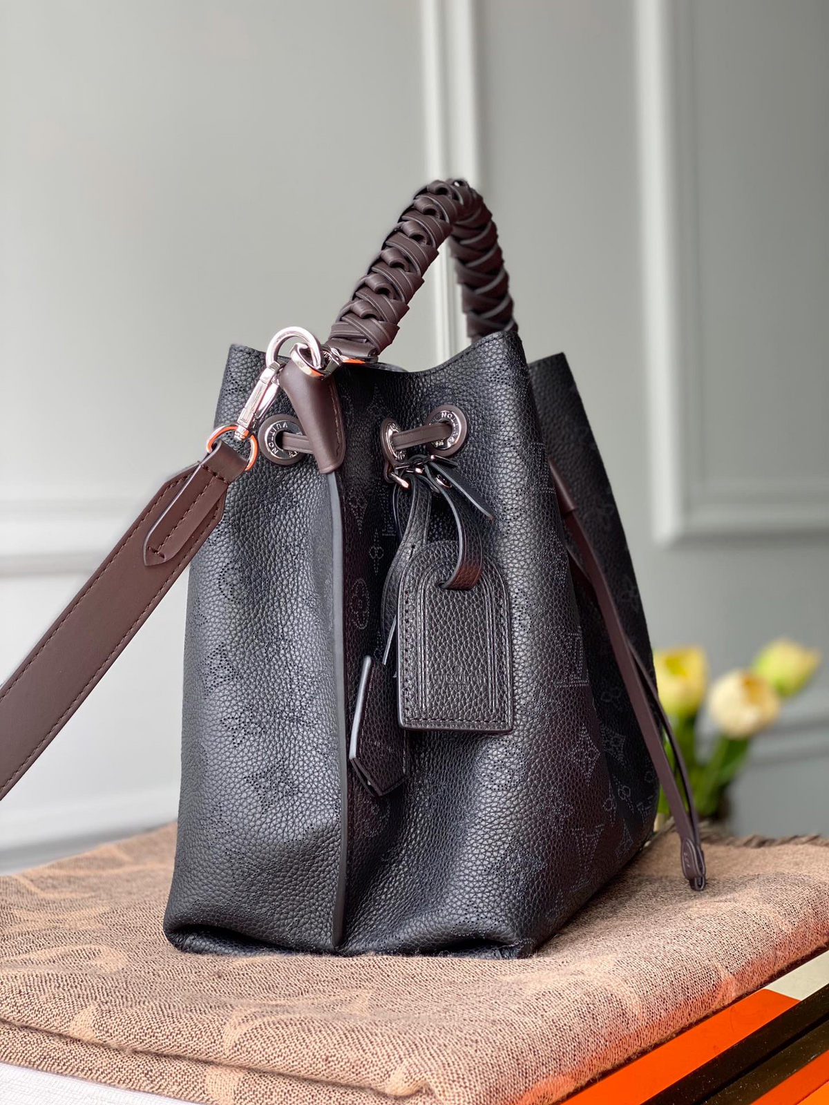 Anum Bags Detail