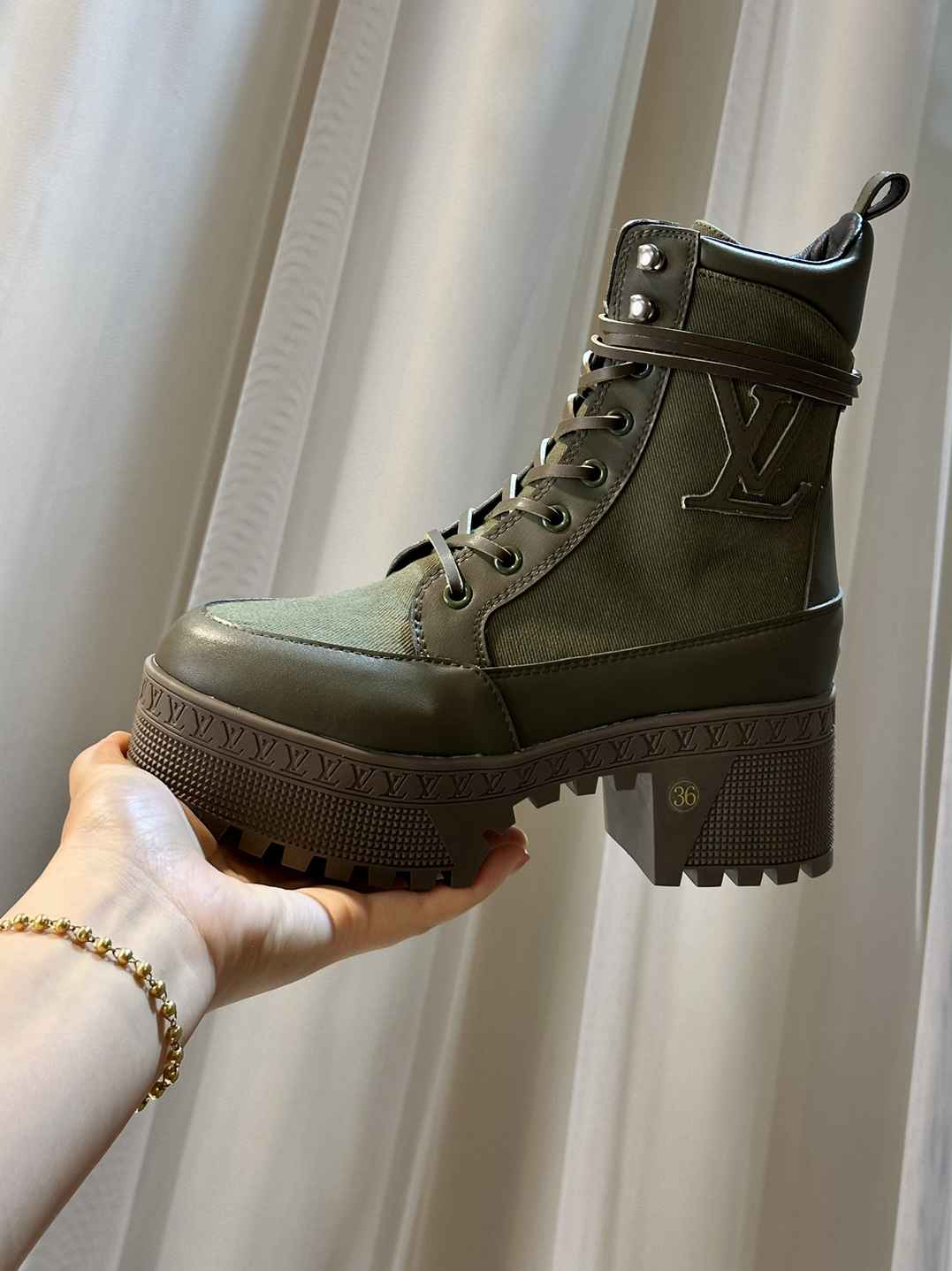 VBS LAUREATE PLATFORM DESERT BOOT KAKI GREEN 1AC7S9