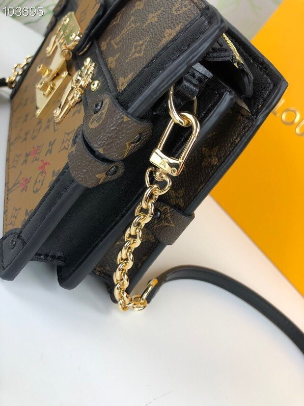Anum Bags Detail