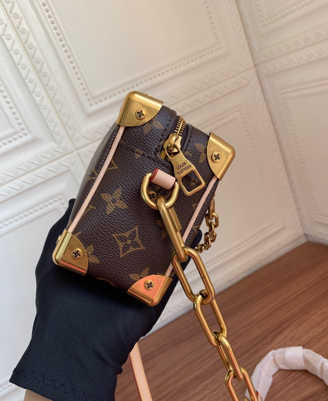 Anum Bags Detail