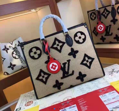 Anum Bags Detail