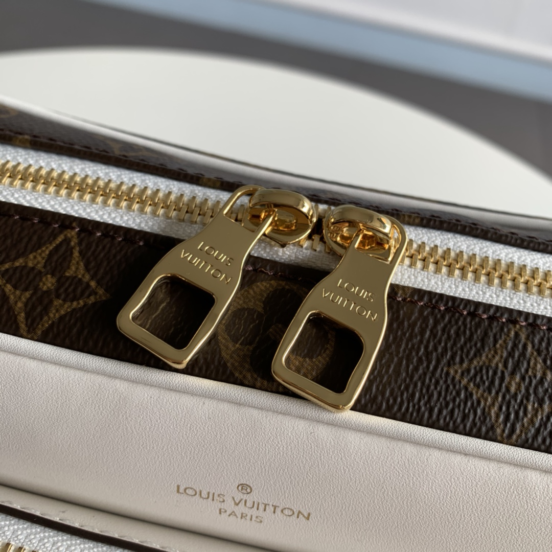 Anum Bags Detail