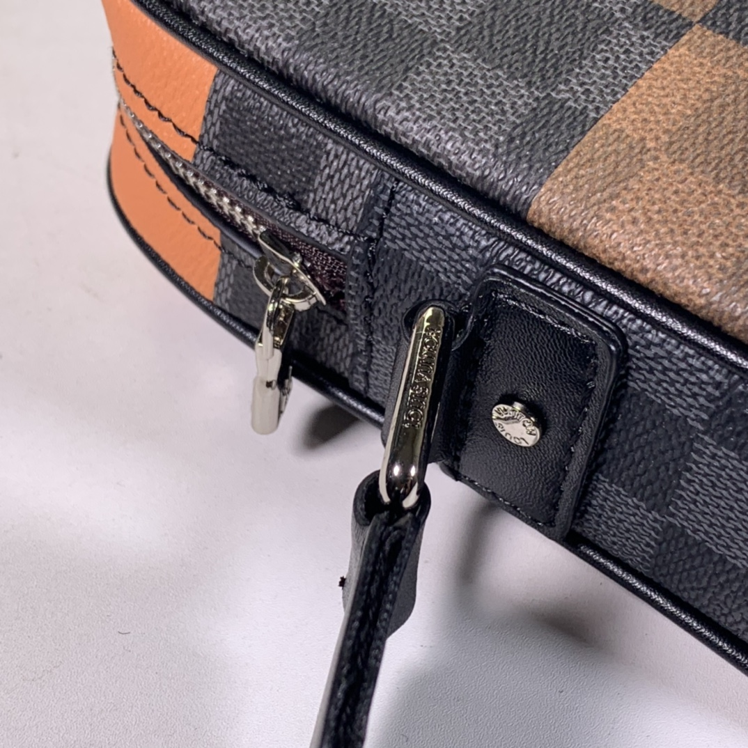 Anum Bags Detail