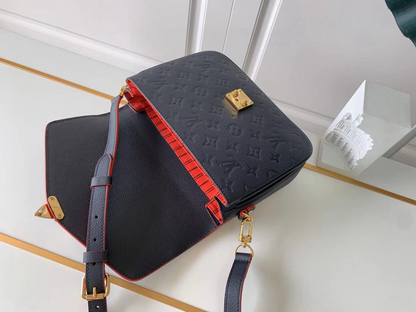 Anum Bags Detail
