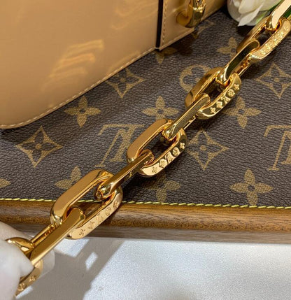 Anum Bags Detail