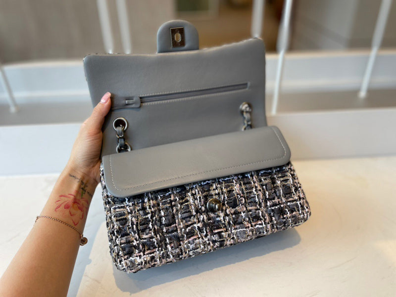 Anum Bags Detail