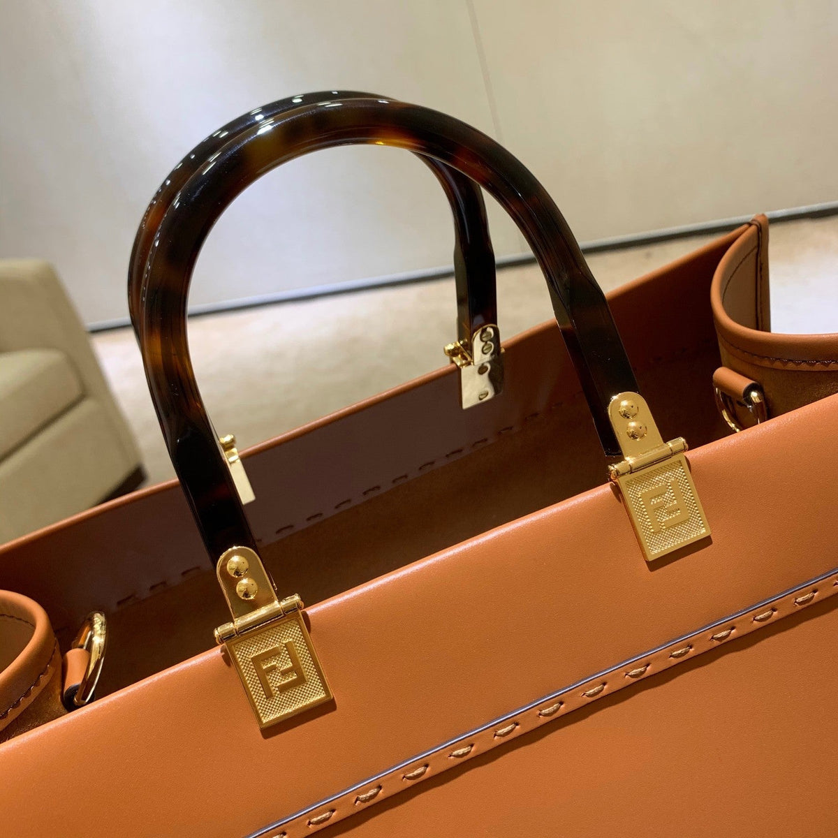 Anum Bags Detail