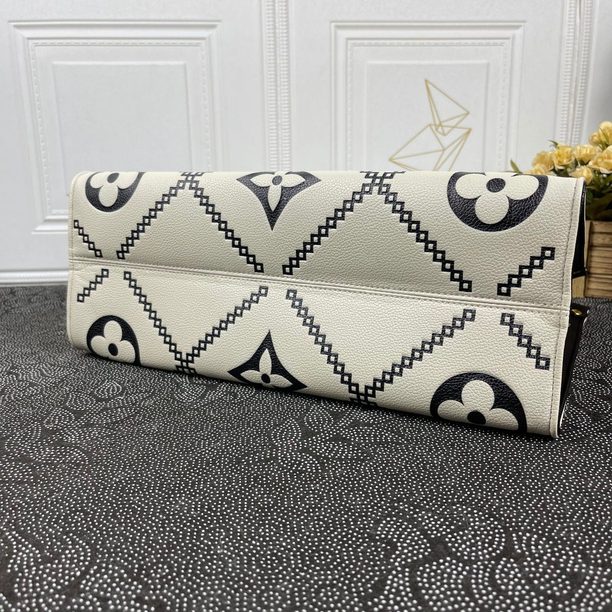 Anum Bags Detail