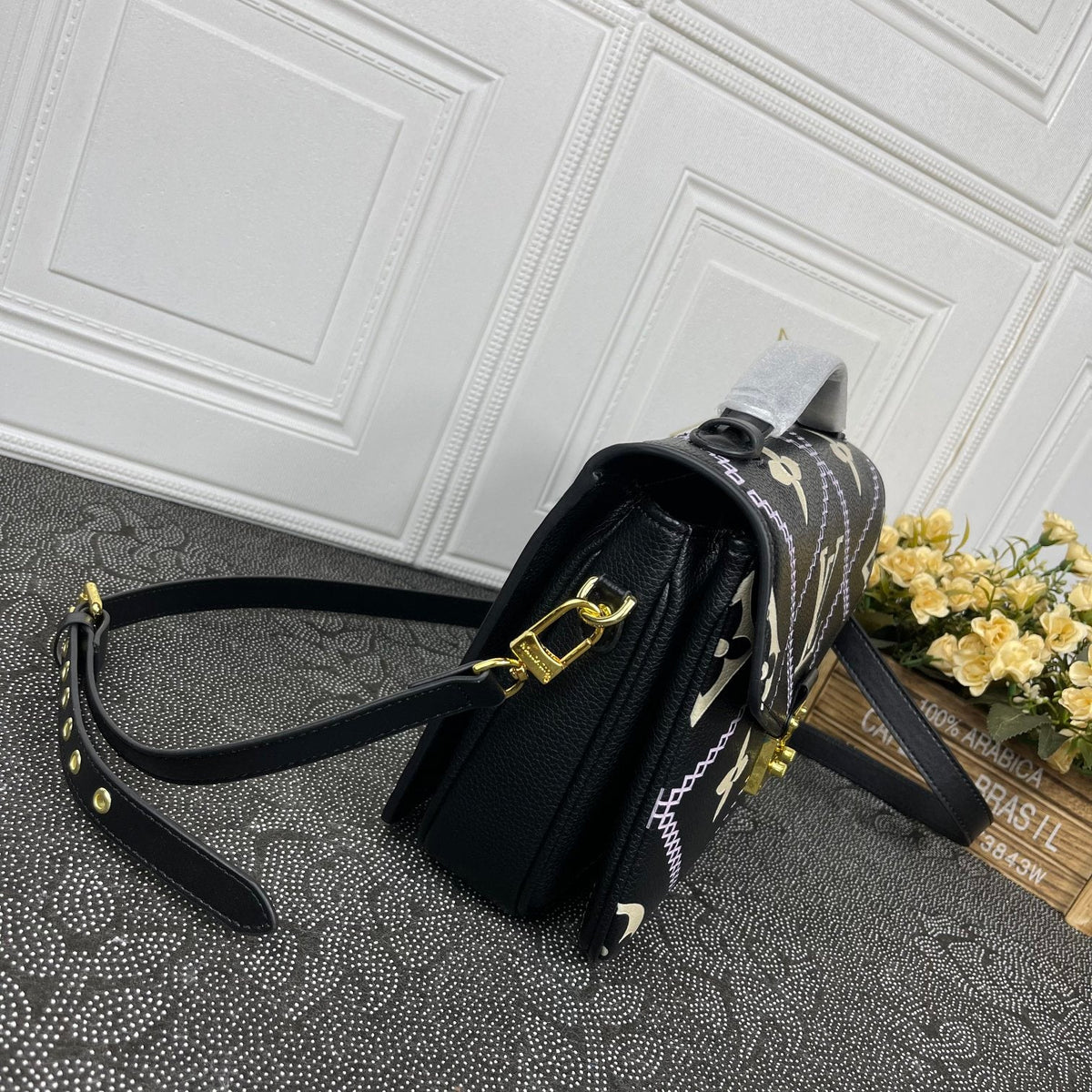 Anum Bags Detail