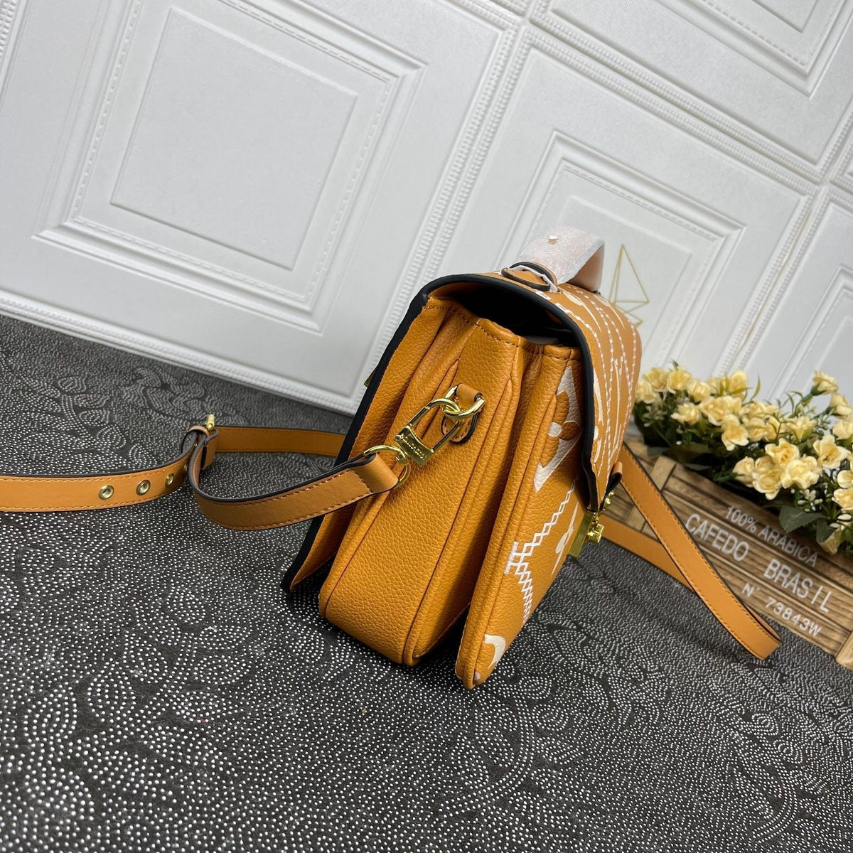Anum Bags Detail
