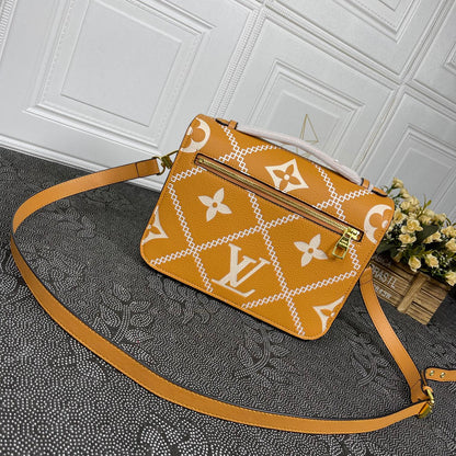 Anum Bags Detail