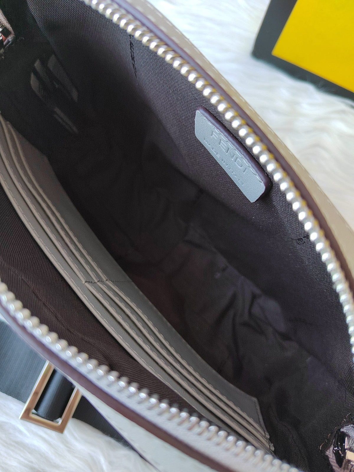 Anum Bags Detail