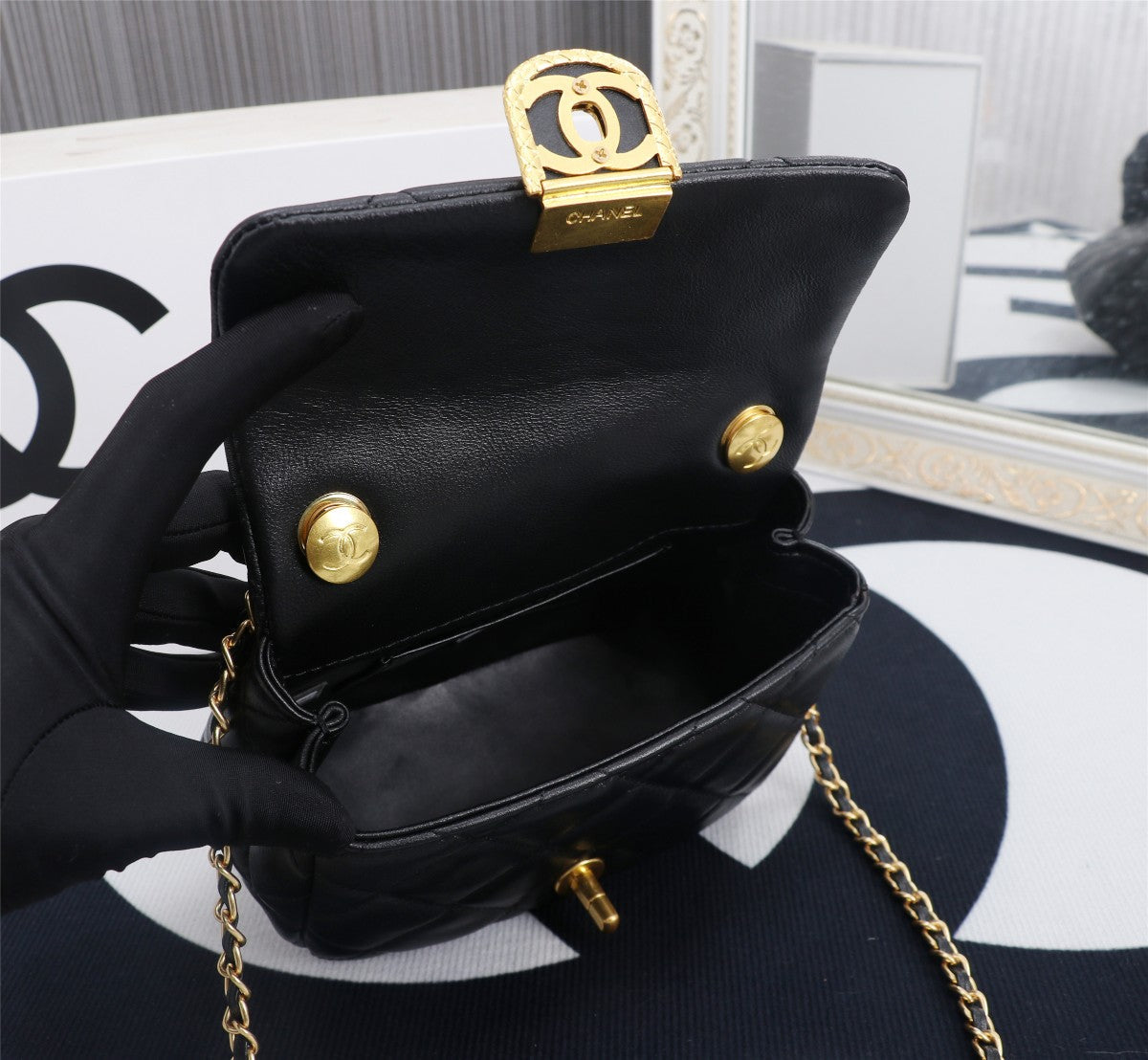 Anum Bags Detail