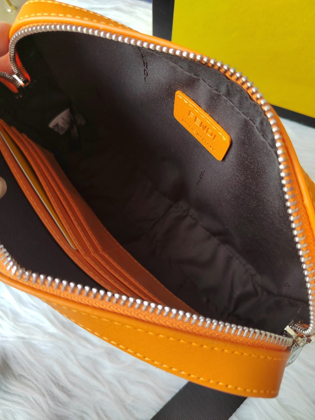 Anum Bags Detail