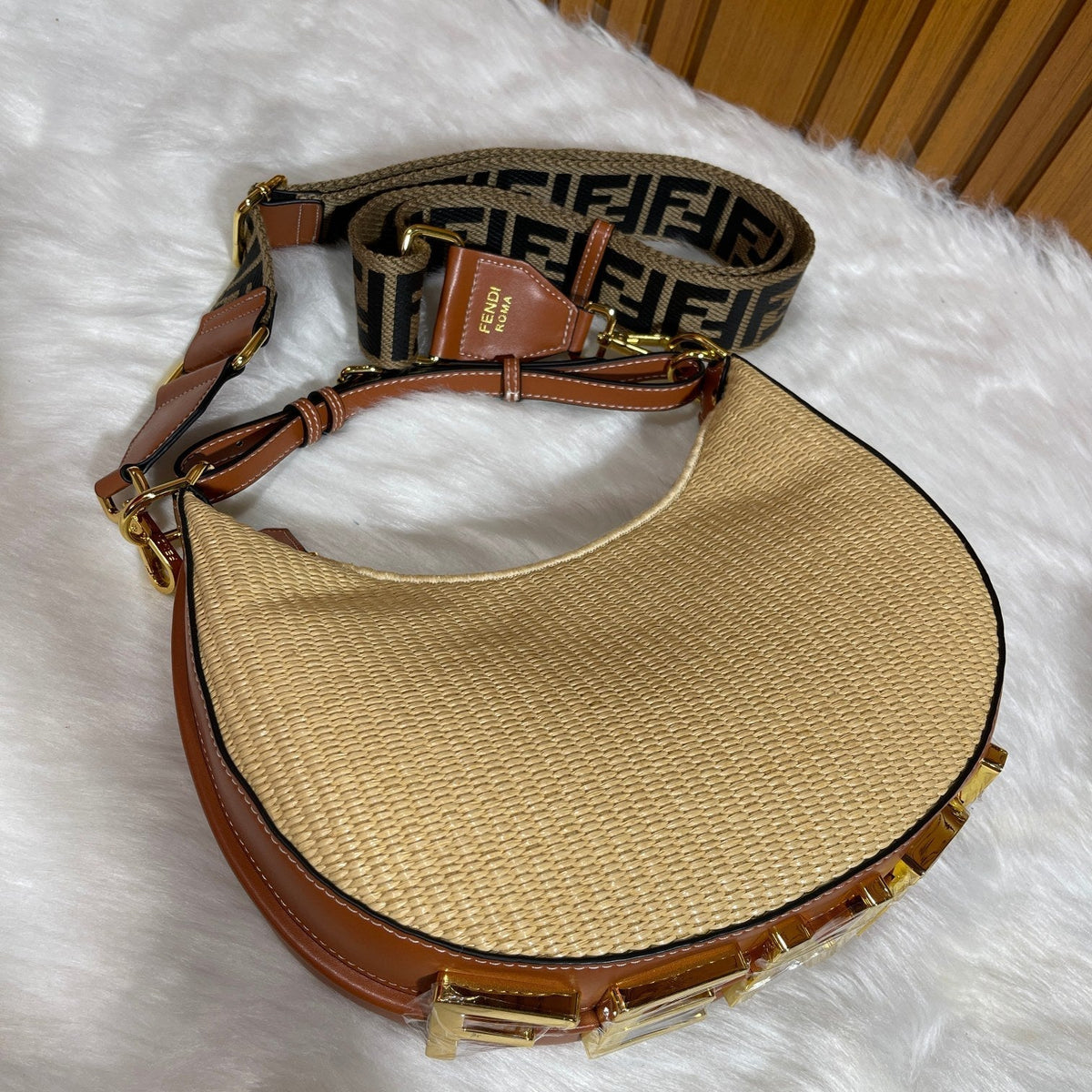 Anum Bags Detail
