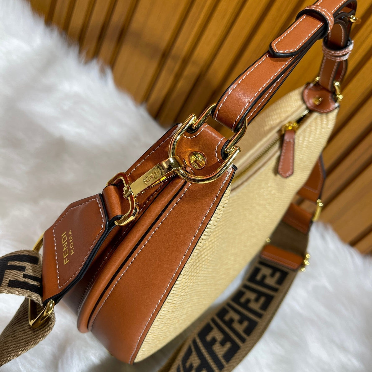 Anum Bags Detail