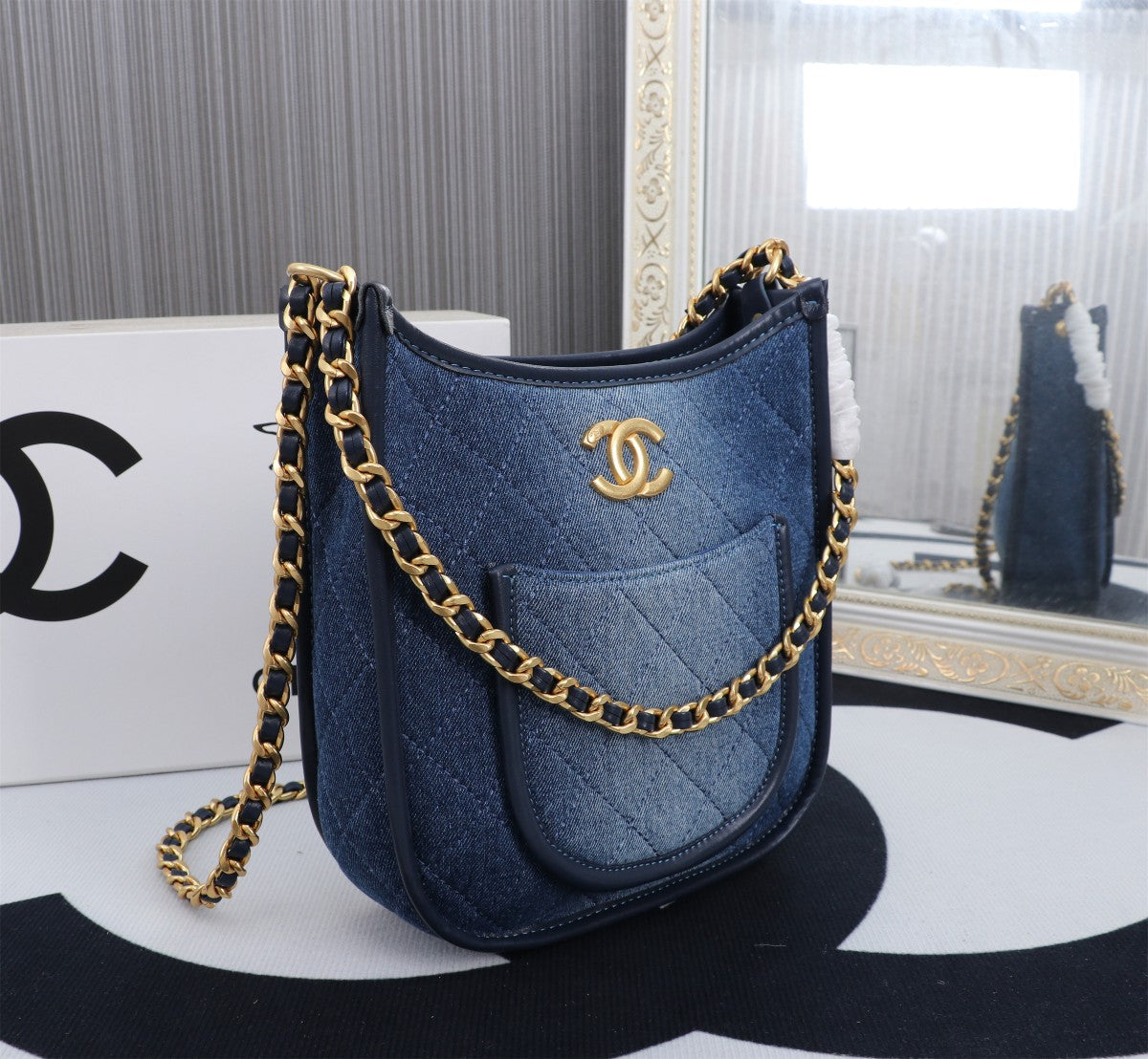 Anum Bags Detail