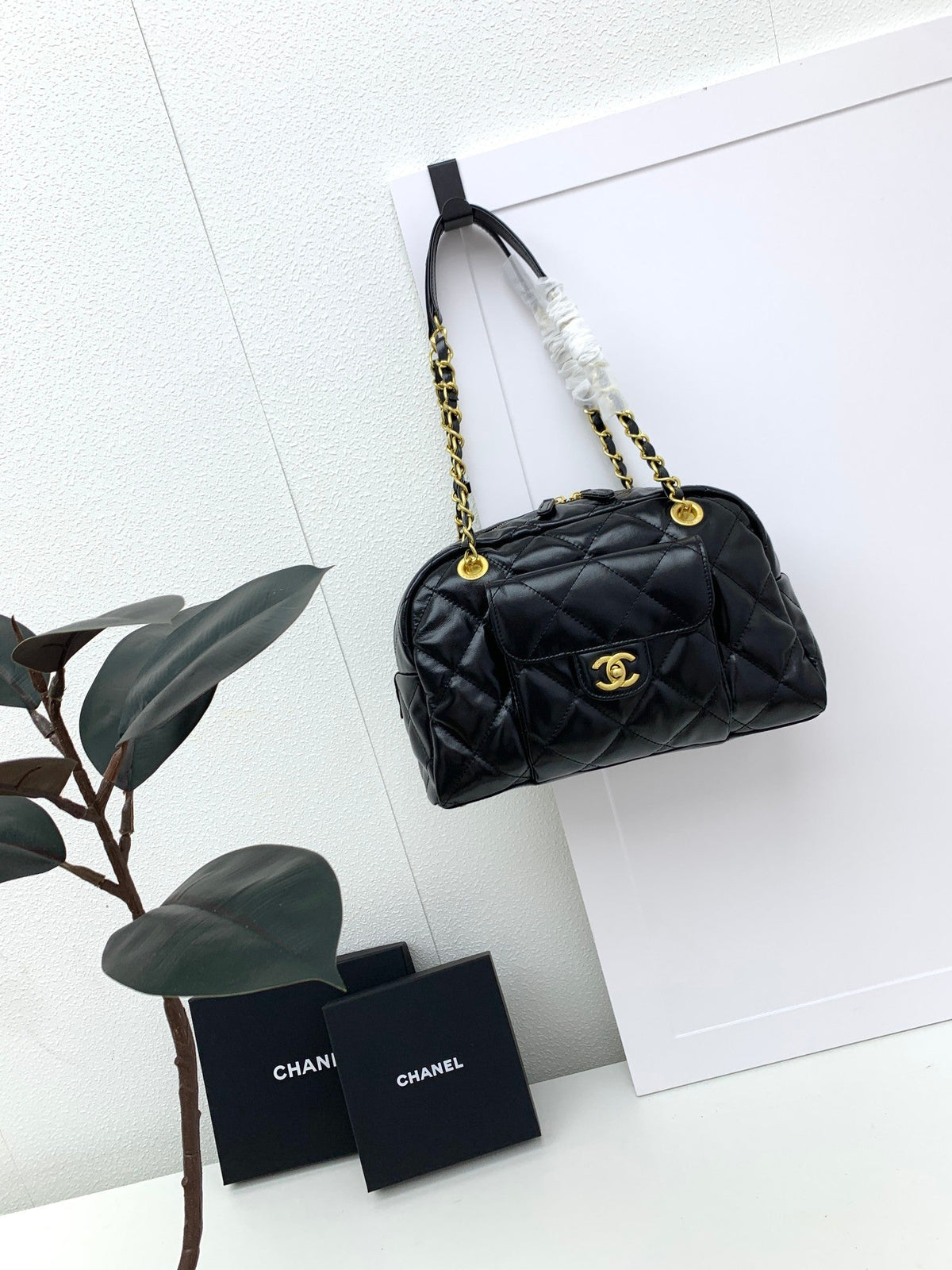 Anum Bags Detail