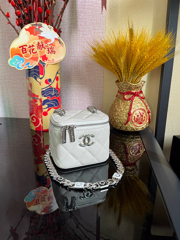 Anum Bags Detail