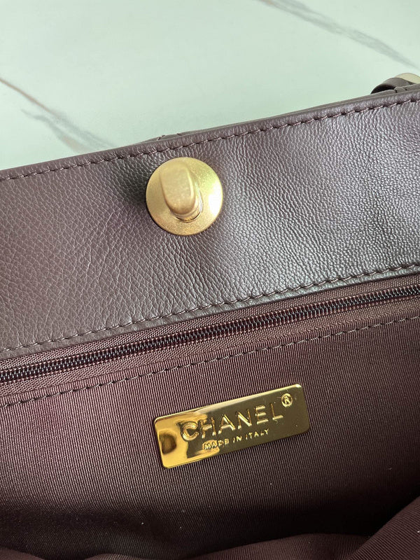 Anum Bags Detail