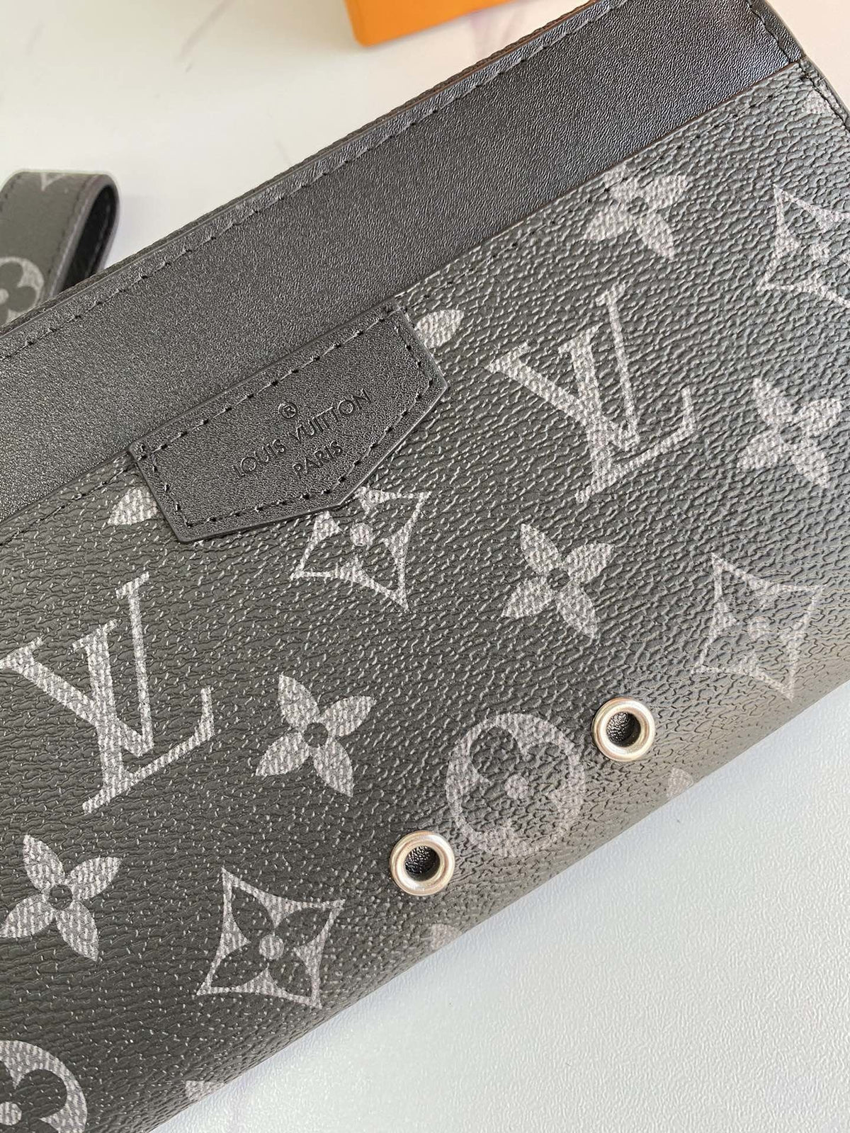 Anum Bags Detail