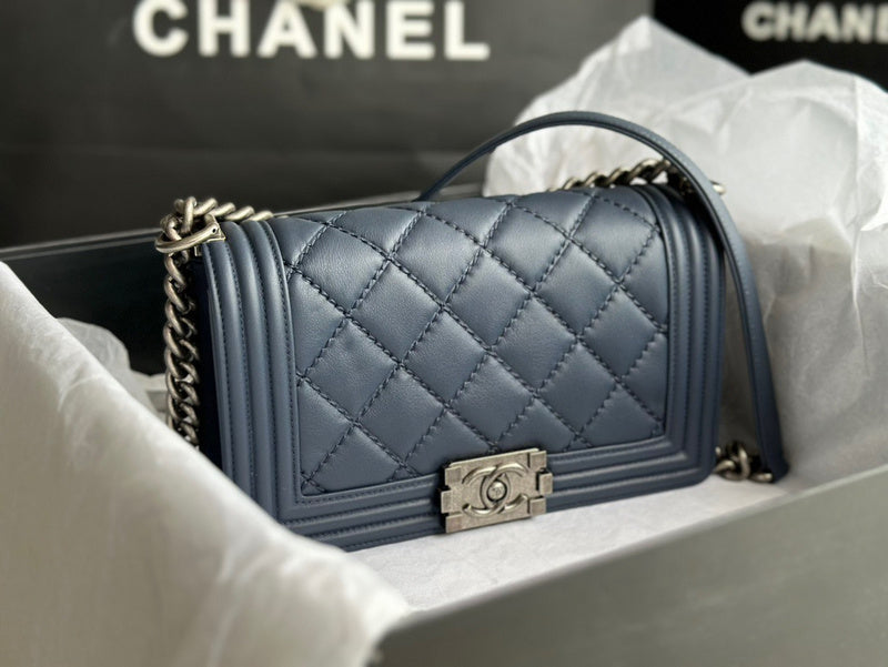 Anum Bags Detail